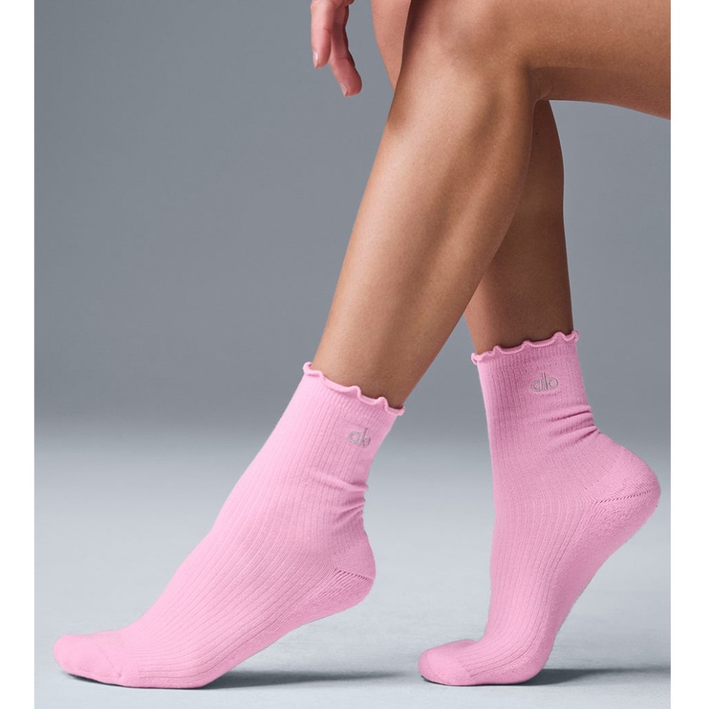 ALO Yoga 💗 women’s lettuce edge sock, sweet pink S/M